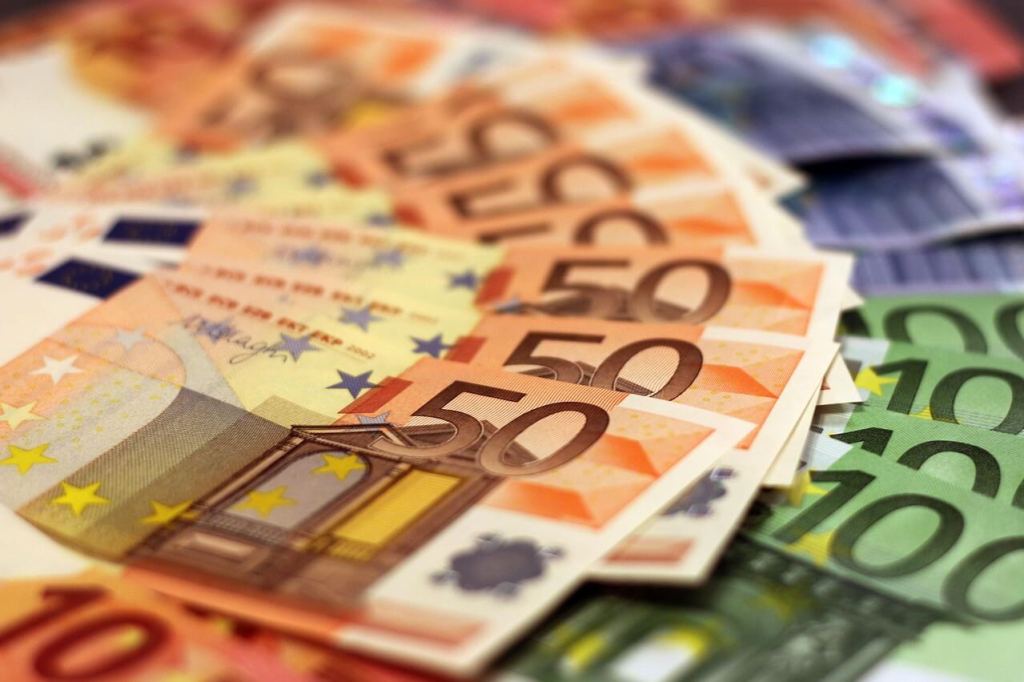 ¿De qué te libra el dinero físico? El debate que marcará el futuro de la economía ciudadana 1