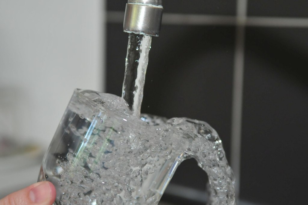 ¿Existe el agua realmente pura? La ciencia tiene una respuesta clara (y sorprendente) 2