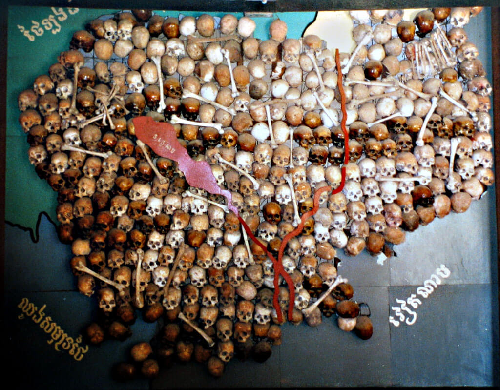 Mapa con cráneos de las víctimas. Museo de Tuol Sleng.