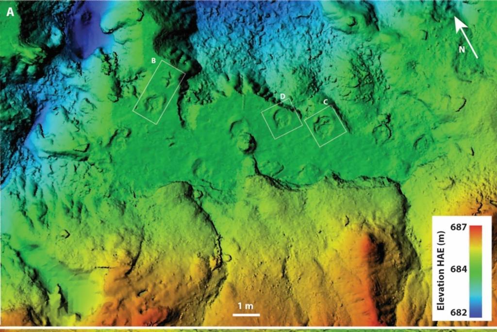 Modelo digital del relieve del yacimiento Skyline, con las huellas principales destacadas según su altitud relativa