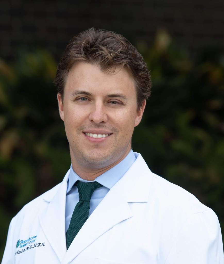 El Dr. Eduardo Hariton, experto en fertilidad e innovación médica, comparte su visión sobre cómo la tecnología está transformando los tratamientos reproductivos.