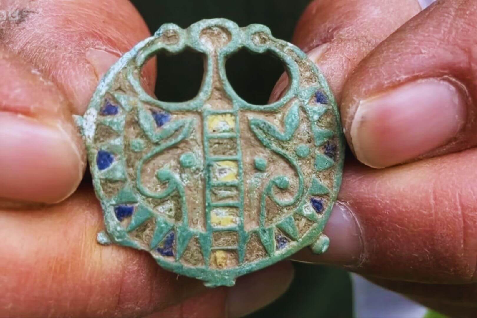 Al principio, Martin Williams creyó que aquel broche de 2.000 años no era más que un simple juguete infantil