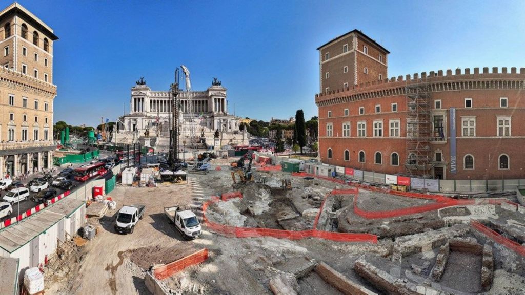 Excavación en plaza Venecia