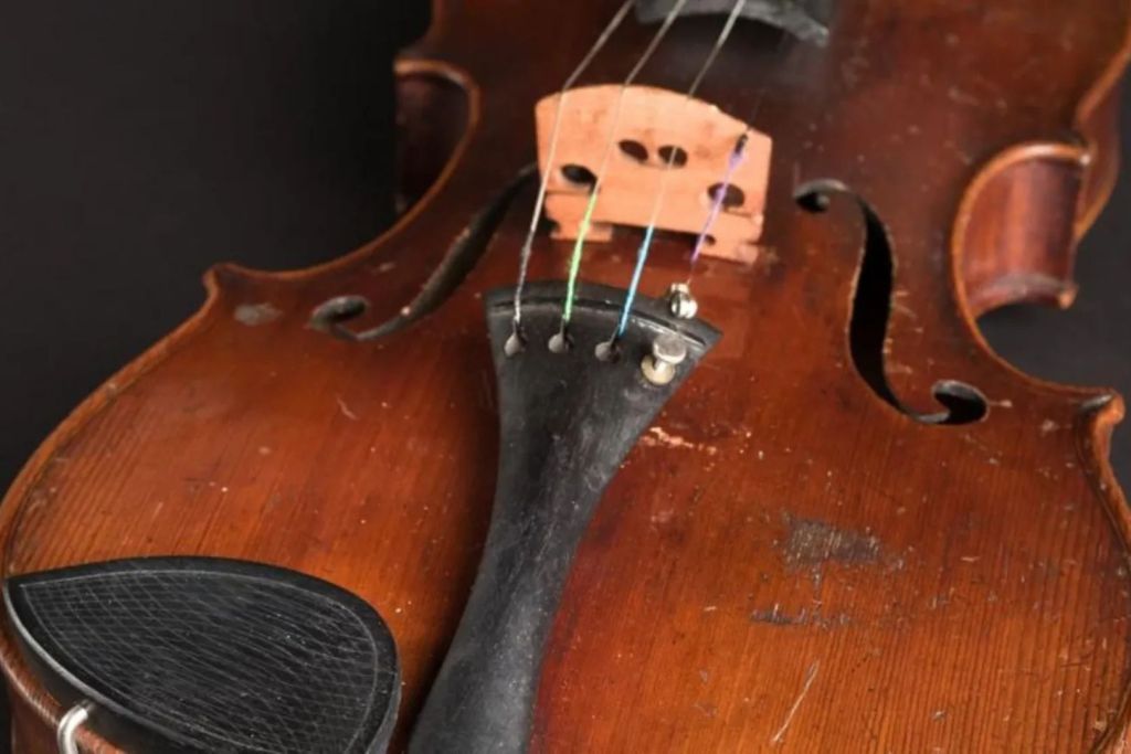 Uno de sus violines, recientemente descubierto (y subastado)